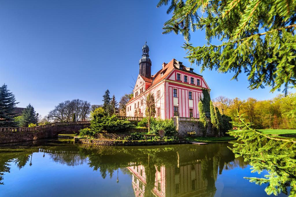 Boutique Palac Warmatowice Sienkiewiczowskie Legnica Exterior photo